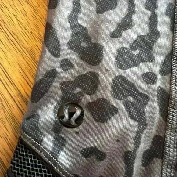 Lululemon Just Breathe Crop-Sz 8 - Picture 4 of 8